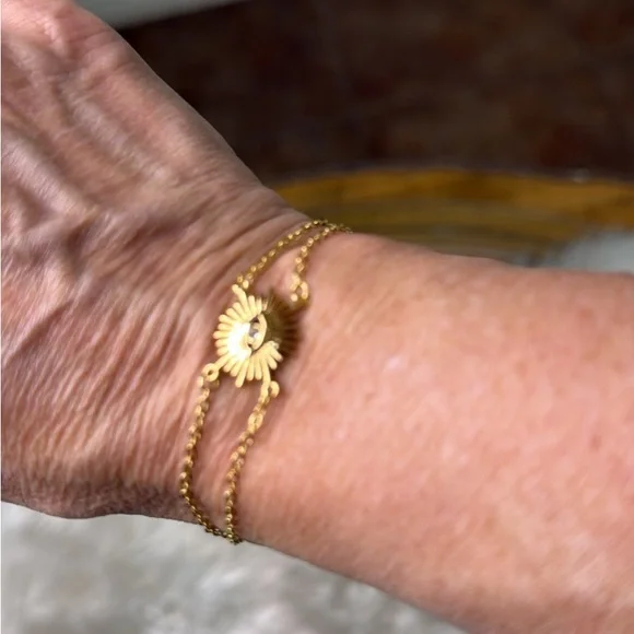 Gold Eye Charm Bracelet - Picture 4 of 4